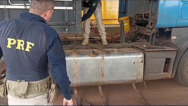 Casal paraguaio é preso pela PRF com meia tonelada de maconha que seria entregue em Umuarama