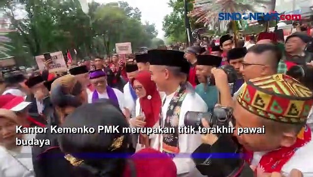 Sambut Rombongan Pawai Budaya Reog Ponorogo, Muhadjir Effendy Kenakan Baju Adat Warok Ponorogo