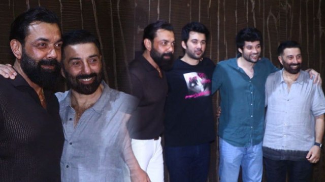Sunny Deol Bobby Deol Gadar 2 Film Success Party पर Fans Reaction Viral | Boldsky