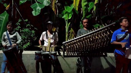 Buih Jadi Permadani #cover Musisi Angklung