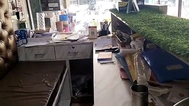 Thieves made a dent in the surprise checking of the police, theft of more than 4 lakhs from four shops.