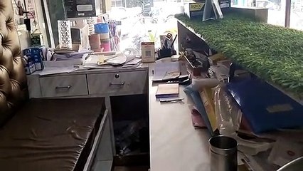 Thieves made a dent in the surprise checking of the police, theft of more than 4 lakhs from four shops.