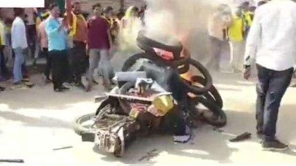छिंदवाड़ा: आदिवासी युवकों की पिटाई का मामला, लोगों ने किया चक्काजाम