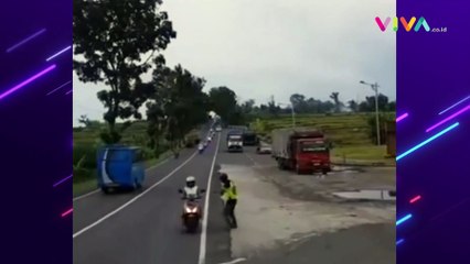 Aksi 'Arogan' Pengendara Moge Hanya Demi Konten