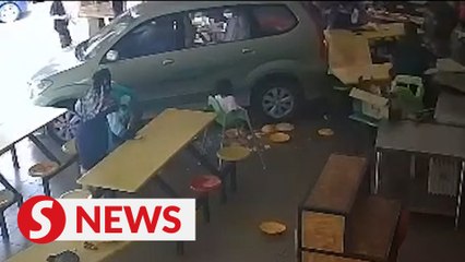 Boy told to warm up car reverses vehicle into eatery in Melaka