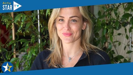 Laure Boulleau fête la fin des vacances en maillot de bain très échancré