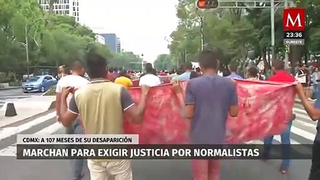 A 107 meses de la desaparición, padres de los 43 normalistas exigen justica en CdMx