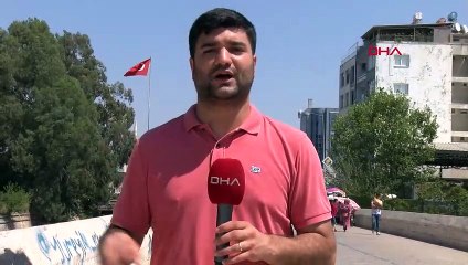 Lettres écrites sur Taşköprü historique à Adana avec des peintures en aérosol