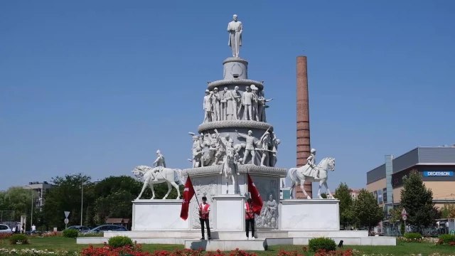 Zafer Partisi Büyük Taarruz'un 101. yıl dönümünde saygı nöbeti tutuyor