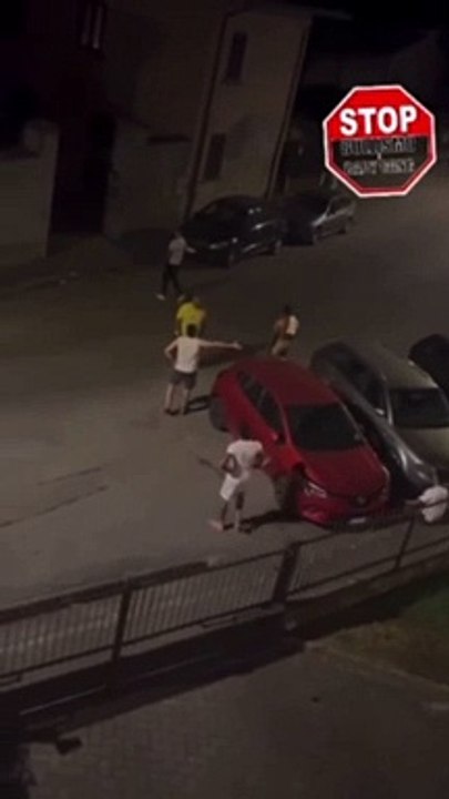 Far West a San’Angelo Lodigiano: spari in strada e rissa a calci pugni e spranghe. Non è ancora chiaro chi siano i protagonisti della vicenda, ma dalle immagini si vede un uomo in via  (2)