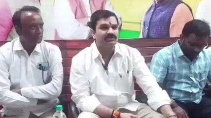 खंडवा: प्रवासी विधायक ने जनप्रतिनिधियों का पेश रिपोर्ट कार्ड- देखिए क्या कहा..