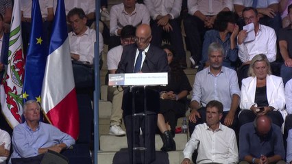 Immigration: "Nous ne voulons plus aucun droit pour les clandestins", déclare Éric Ciotti