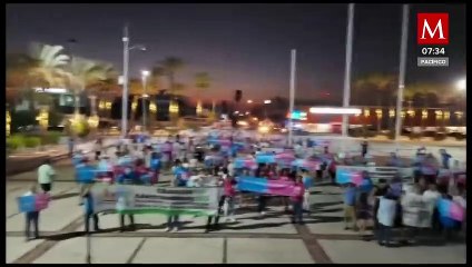 El Frente Nacional por la Familia marcha en contra de libros de texto gratuitos, en La Paz