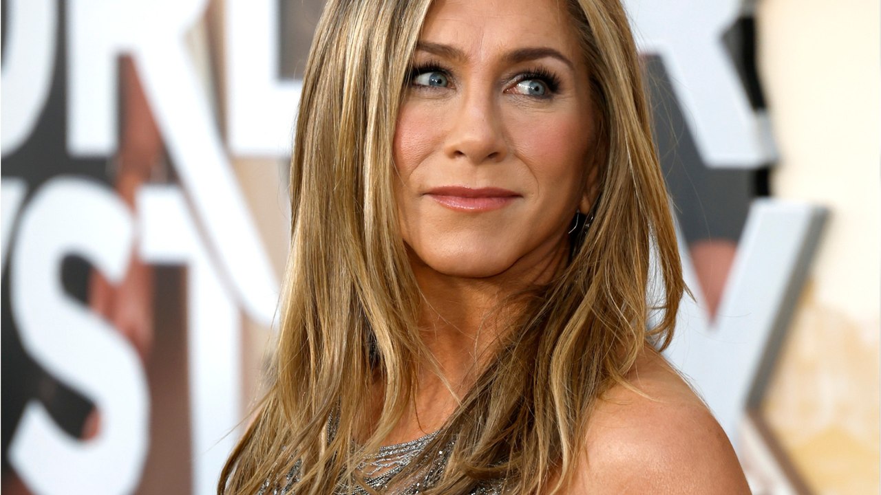 GALA VIDÉO - Jennifer Aniston : ces deux accessoires cultes de Friends qu’elle a gardés après la fin de la série