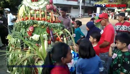 Warga Kampung Deles Rayakan HUT ke-78 RI dengan Gunungan Hasil Bumi