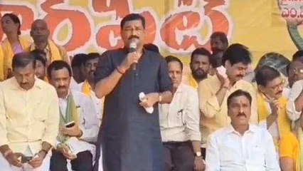 విశాఖ జిల్లా: "బస్ షెల్టర్ కట్డడమే రాని మీరు.. పోలవరం.. అమరావతి కడతారా?"