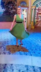 Gli outfit di Anna Falchi: ' Vivo una seconda giovinezza'