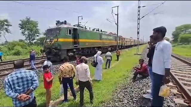 OHE line collapses on train, passengers in panic due to loud explosion