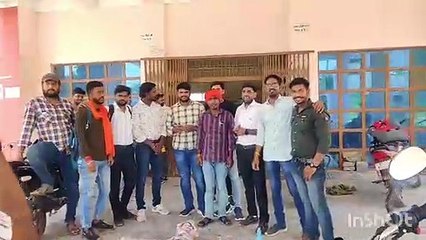 आक्रोशित छात्रों ने नारेबाजी की, प्रदर्शन कर प्राचार्य का पुतला जलाया