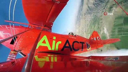 Türkiye'nin ilk kadın akrobasi pilotu Eskişehir'de hayran bıraktı