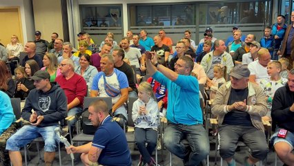 Oświęcim - spotkanie hokeistów z kibicami