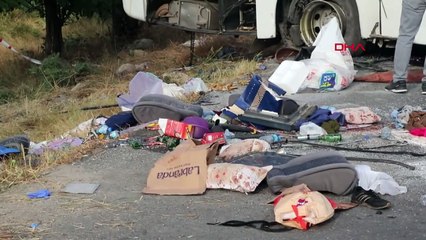 Denizli'de Kamyonun Otobüse Çarpması Sonucu 6 Kişi Öldü