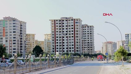 Malatya'da depremde hasar gören binalar dinamitle yıkıldı