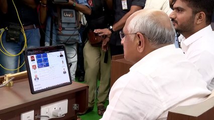 मुख्यमंत्री ने नेशनल ई-विधान एप्लीकेशन का लिया प्रशिक्षण