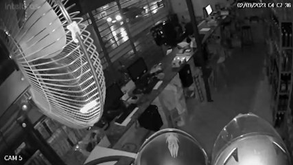 Vídeo mostra forte colisão entre Astra e Saveiro na Avenida Brasil