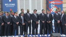 Coupe du monde de rugby : plusieurs milliers de personnes accueillent le XV de France à Rueil-Malmaison