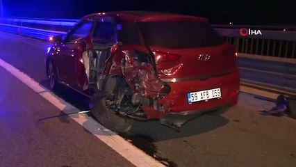 Ticari taksi otomobile arkadan çarptı: 2 yaralı