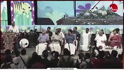 നടൻ ഫഹദ് ഫാസിൽ ജീവിതത്തിൽ ആദ്യമായിട്ടാണ് ഇന്ന് മുഖ്യമന്ത്രി പിണറായി വിജയനെ കാണുന്നത്