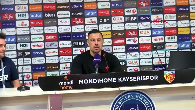 Samsun galibiyeti sonrası Çağdaş Atan'dan futbolcularına romantik jest! Sezen Aksu'dan şarkı armağan etti