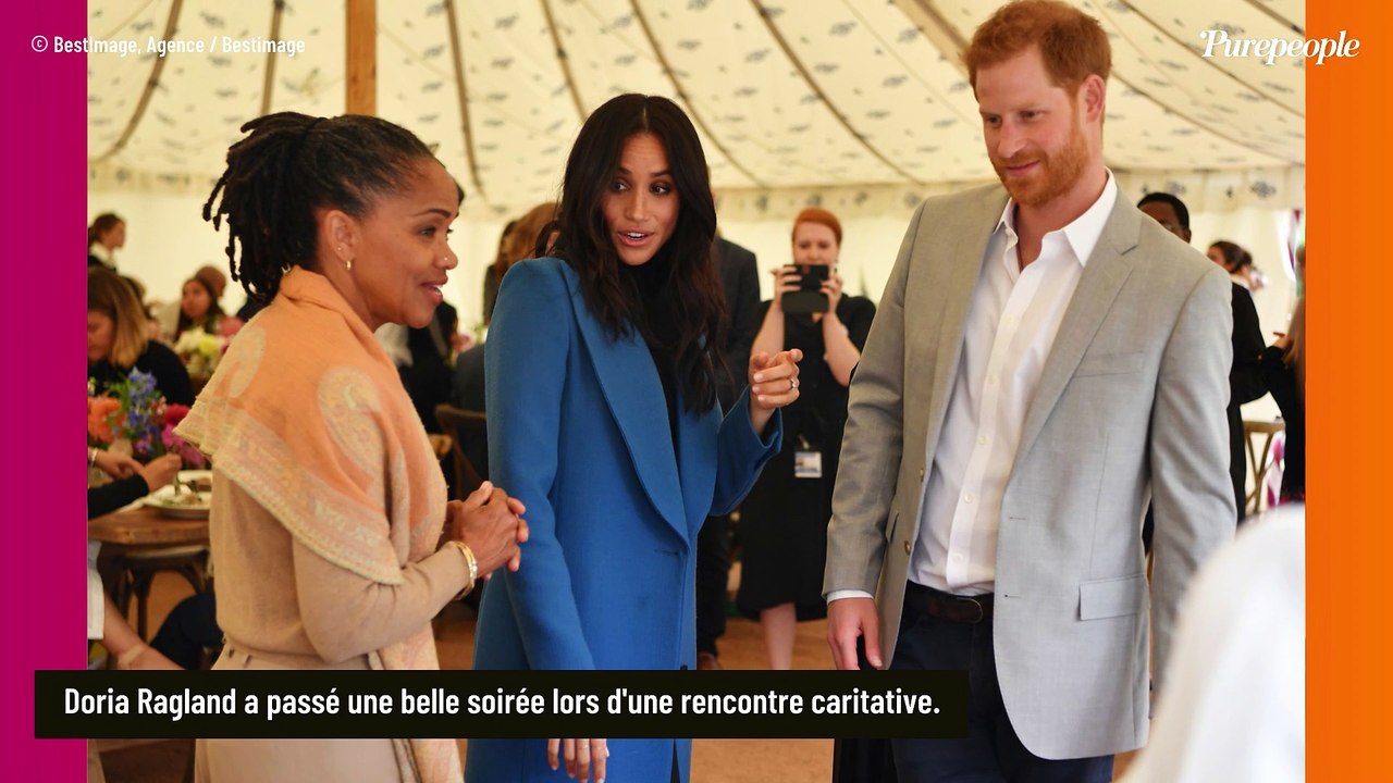 Meghan Markle : Sa discrète maman Doria Ragland très chic pour poser avec un clan bien célèbre et puissant !