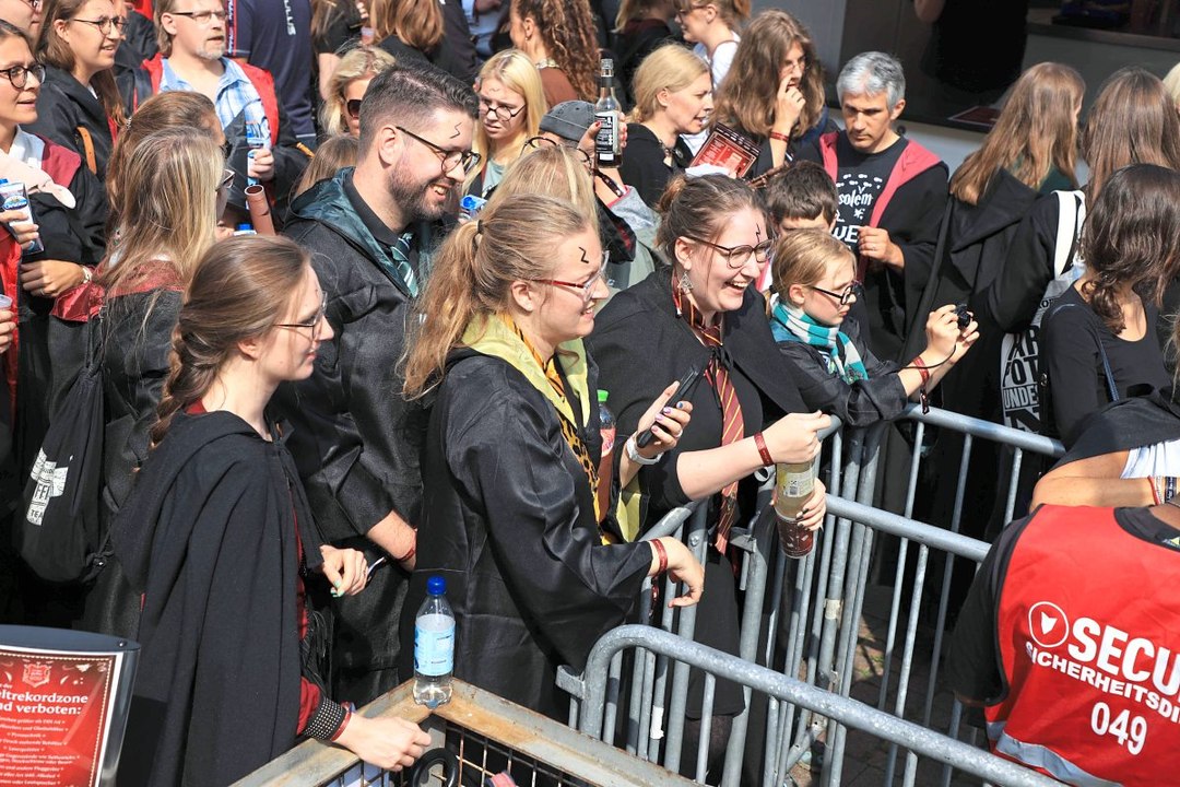 Weltrekord: 1758 als Harry Potter verkleidete Fans in Hamburg