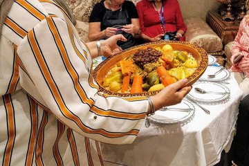 مبادرة تلزم المعزين بعدم تناول الطعام أثناء العزاء