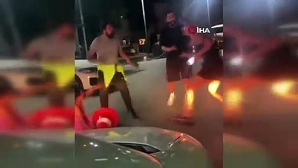 Eğlence mekanı çıkışına kadınlarla çalışanlar arasında kavga! O anlar kamerada