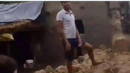 सीतापुर: बारिश के कारण भरभरा कर गिरा कच्चा मकान, पीड़ित की सरकार से यह गुहार