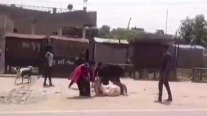 मिर्जापुर: बीच सड़क पर मां और मासूम बच्चे दबंगों ने डाल-डालकर पीटा, वीडियो हुआ वायरल