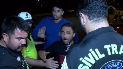 Denetime takılan sürücü: Kadıköy emniyet müdürünü ara, bunların hepsini alsınlar