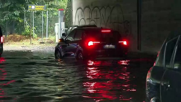 Maltempo: auto bloccate nel sottopasso a Gallarate