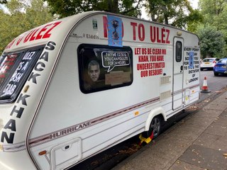 ULEZ protest caravan chained at Sadiq Khan's house