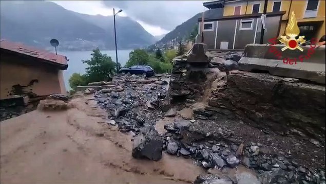 Maltempo nel Comasco: smottamenti a Blevio, fiumi di fango in strada