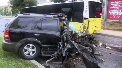 Une Jeep a percuté un bus de l'IETT à Üsküdar : 1 blessé