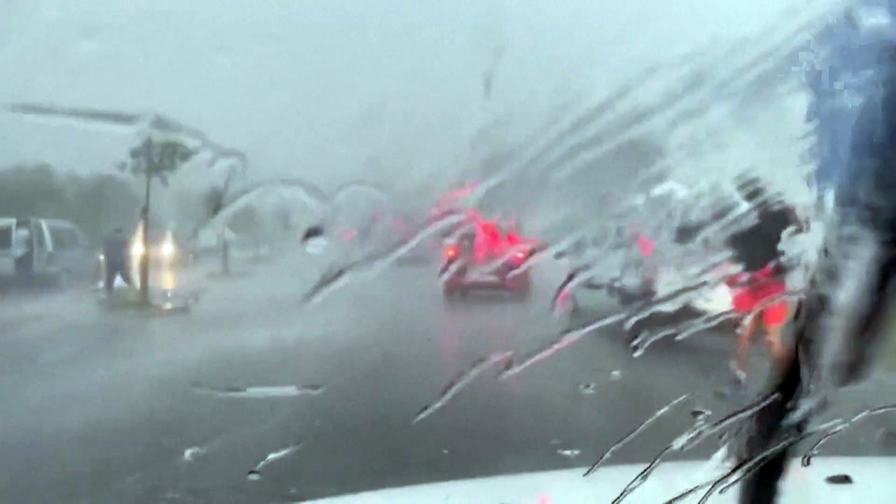 Mallorca: Panik, fliegende Hoteldächer und meterhohe Wellen