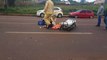 Colisão entre bicicleta e moto deixa duas pessoas feridas no Brasmadeira