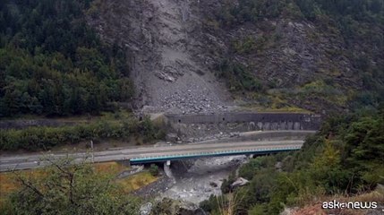 Immagini della frana in Savoia, interrotti treni tra Francia e Italia