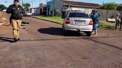 Motociclista fica ferido após colisão com carro no Bairro Santa Cruz
