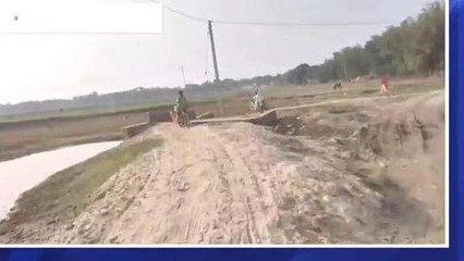 किशनगंज: बाढ़ से सड़क पर बने कल्वर्ट हुआ क्षतिग्रस्त, आवागमन में हो रही परेशानी