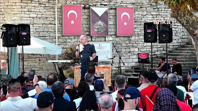 Ümit Özdağ： ＂Venez marcher avec nous et faites cette marche ensemble avec honneur, lieu de repos éternel de notre éternel commandant en chef, le vétéran Mustafa Kemal Atatürk...